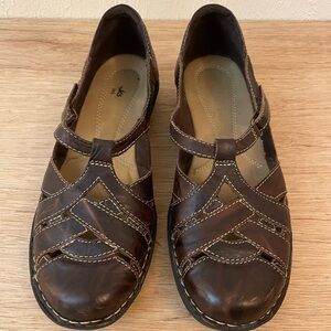Clark’s Bendables dark brown woven leather Women Size 10 Mary Jane flats shoes